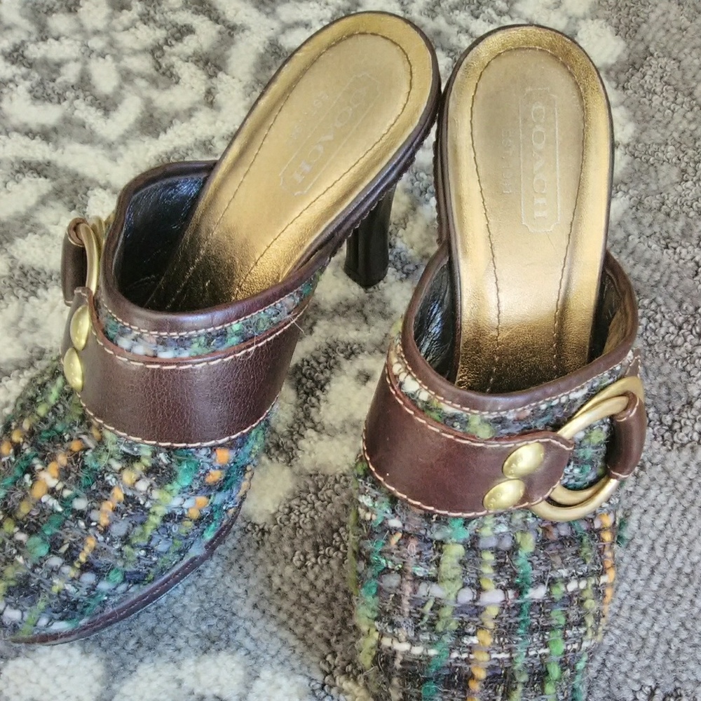 Coach claude heels with gold buckle